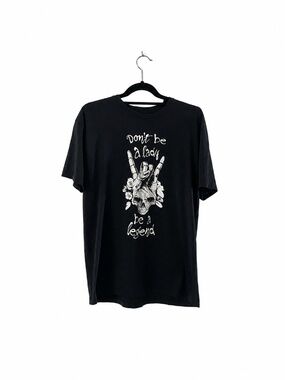 Human Unlimited Black Skull Graphic Tee Don’t Be a Lady Be a Legend L